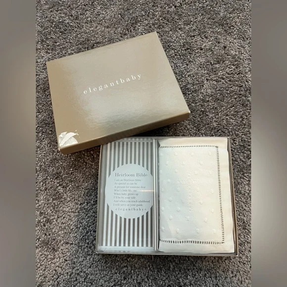 Elegant Baby Heirloom Bible in gift box - Picture 1 of 12